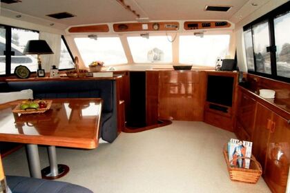 Riviera 48 American Boat for Charter