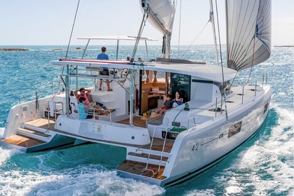 Charter Catamaran LAGOON 42 Horta