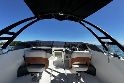 Location Bateau à moteur BENETEAU FLYER 6,6 SPORT Le Gosier