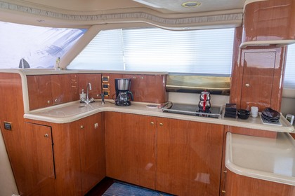 Sea ray 480 sedan bridge