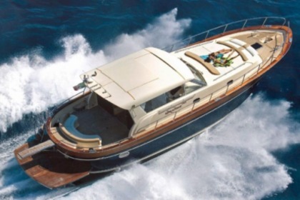 Hyra båt Motorbåt Apreamare Gozzo 54 Capri