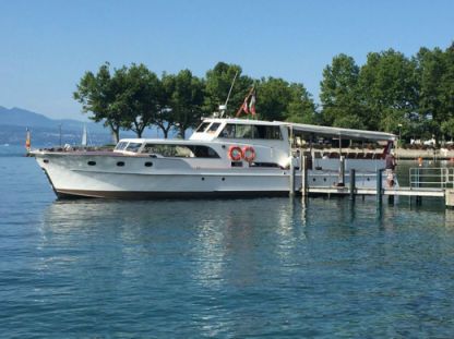 Location Bateau à moteur Custom Yacht E Genève