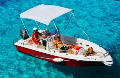 Charter Motorboat Yachting Club 470 Paxi