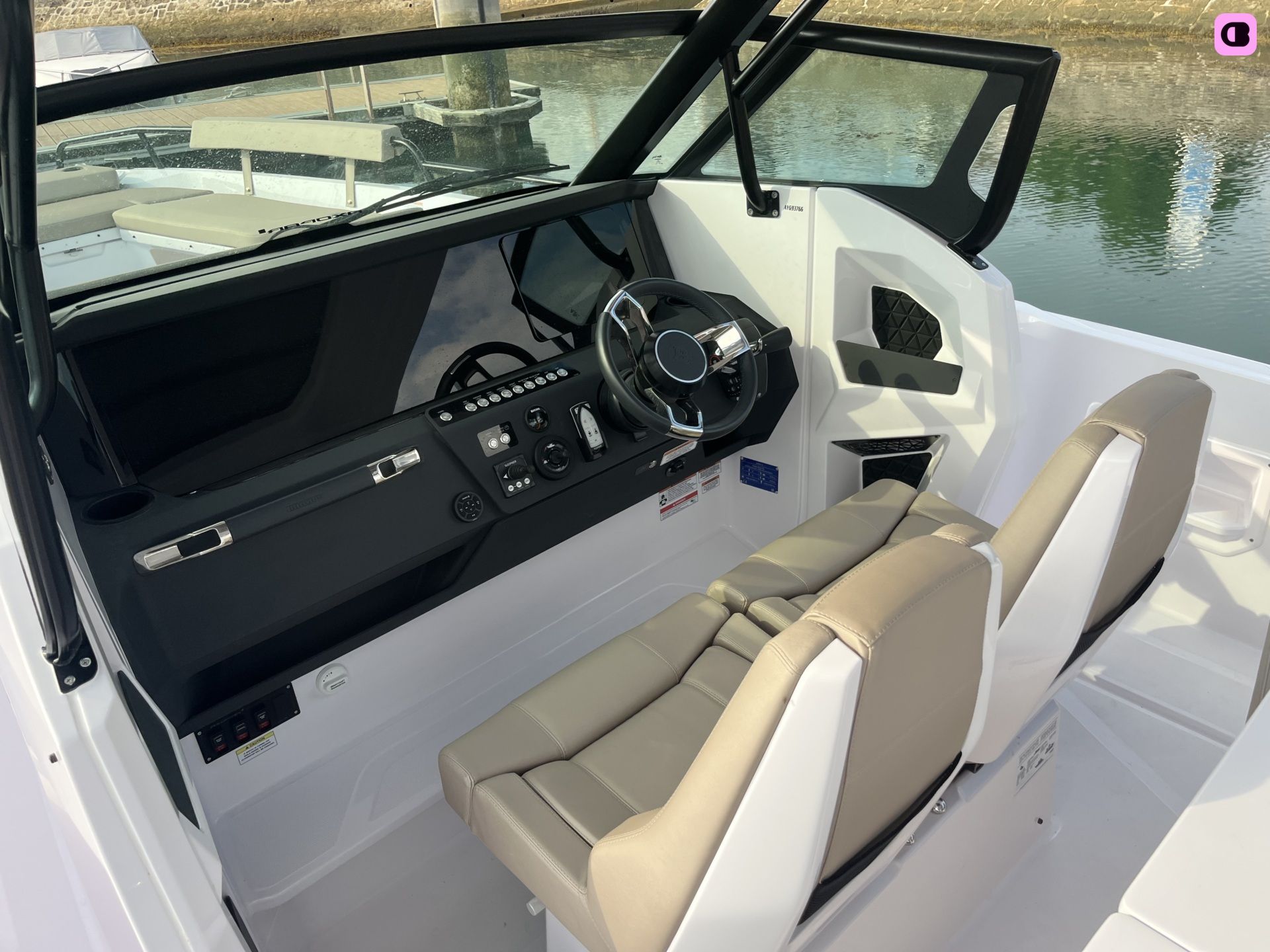 Bateau à moteur Axopar 29 Sun-Top 400cv 6