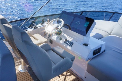 Alquila tu yate Azimut en Barcelona ¡Embárcate en este nuevo barco!