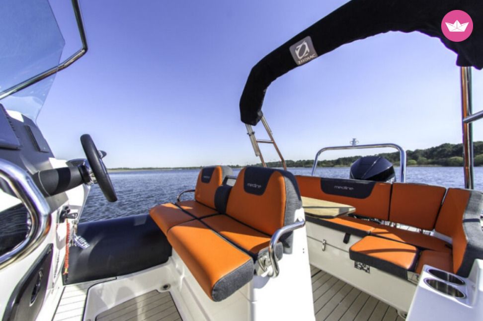 Bateau à moteur ZODIAC MEDLINE 6.80 2