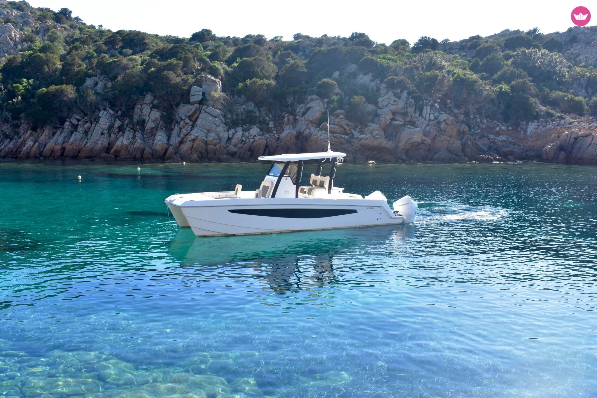 Bateau à moteur Aquila 28