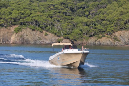 Hire Motorboat Pacific Craft 750 OPEN Mâcon