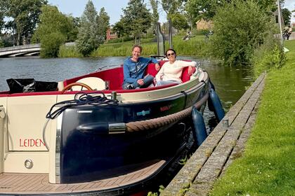 Charter Motorboat Maril Electrical Oegstgeest