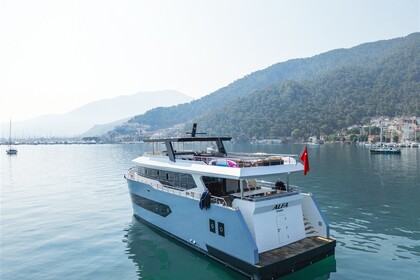 Charter Motor yacht Luxury Motoryacht with a capacity of 9 people 2025 Fethiye