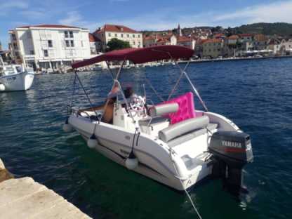 Charter Motorboat Aquamar 17 Podstrana