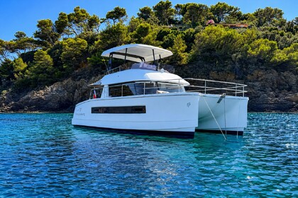 Verhuur Motorboot Fountaine Pajot My 37 Cogolin