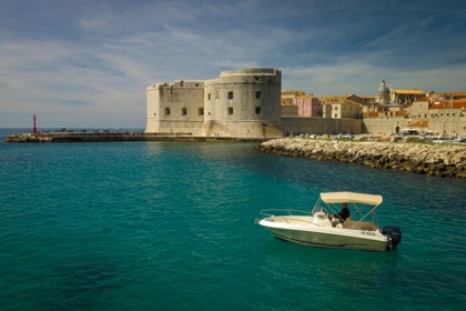Hire Motorboat Jeanneau Cap Camarat 555 ALL INCLUSIVE Dubrovnik