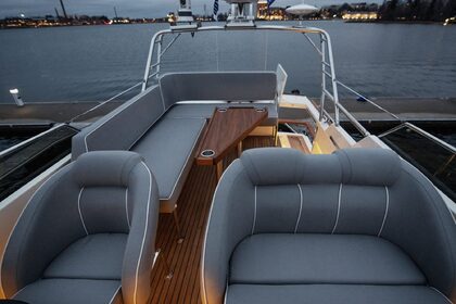 Captain Leo-Weekly Crewed Charter Cruise with Targa 46