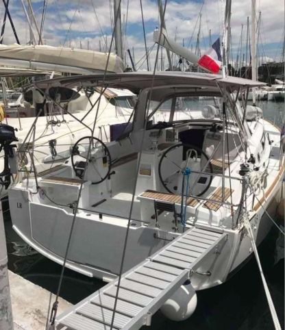 Miete Segelboot Beneteau Oceanis 38.1 Athen