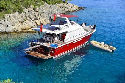 Hyra båt Motorbåt Up to Date Luxury 2017 Fethiye