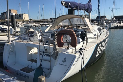 Hire Sailboat Beneteau Oceanis 43 Cadzand