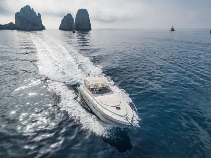 Charter Motorboat Raffaelli Shamal 40 Capri