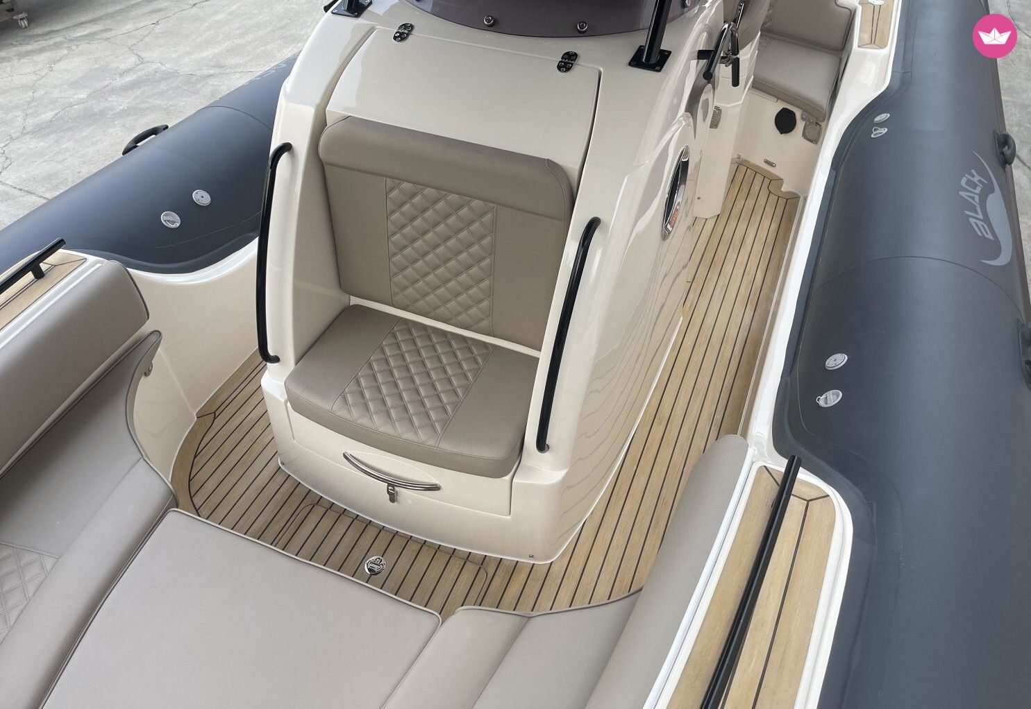 Semi-rigide BLACK 225cv 4