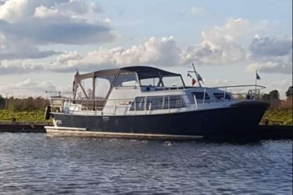 Charter Houseboat Doerak 950 AK De Veenhoop