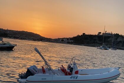 Noleggio Barca senza patente  Joy marine 620 40 cv Bacoli