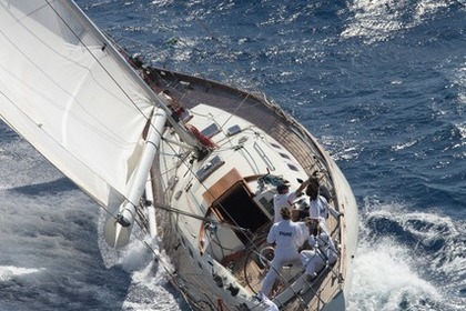Cotre bermudien SANGERMANI , 17 mètres , 4 cabines doubles, palmarès en régates classiques