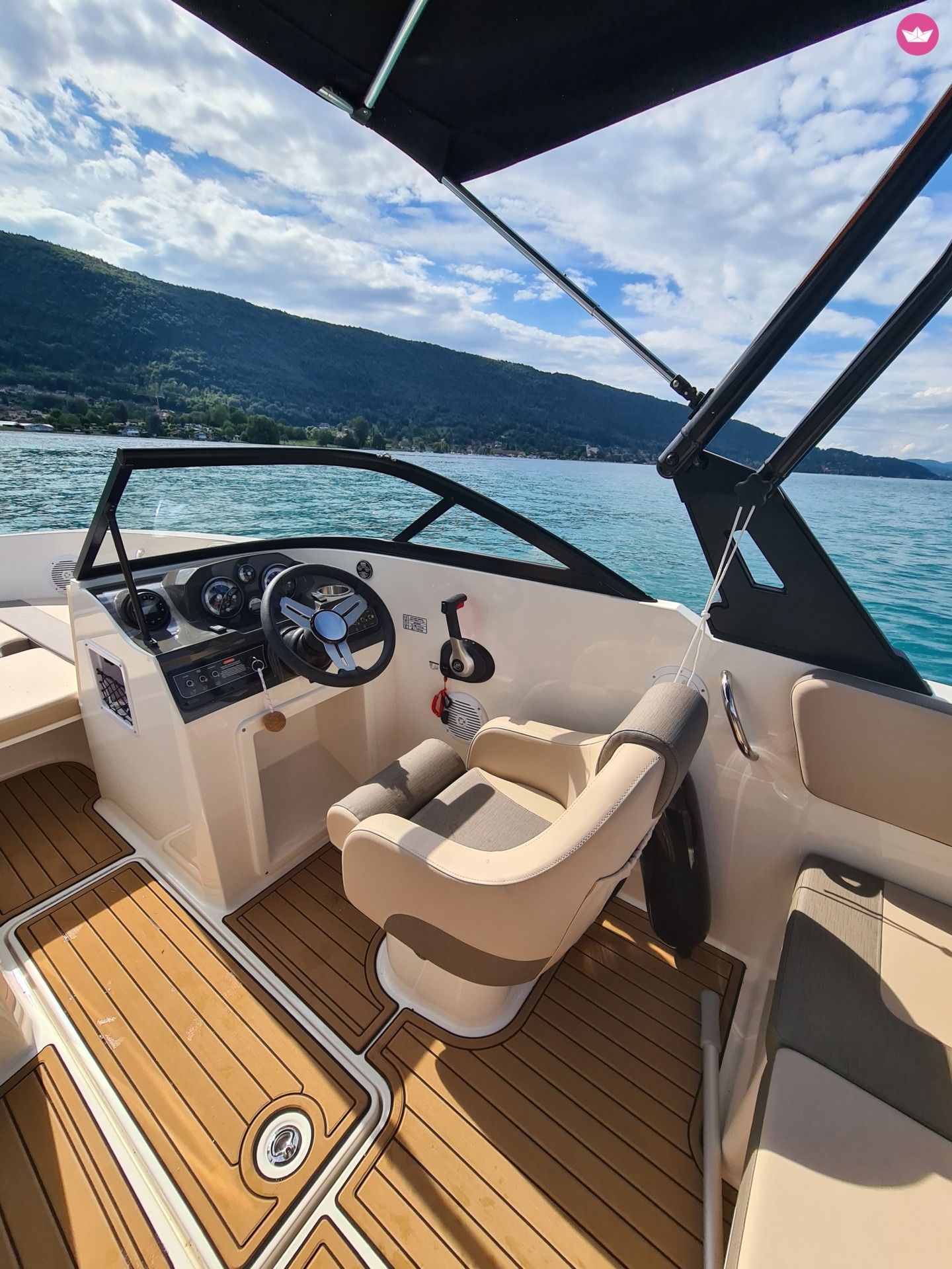Bateau à moteur Bayliner VR4 200cv 3
