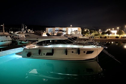 Charter Motor yacht Bavaria Virtess 420 Fly Sukošan