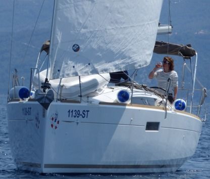 Charter Sailboat Jeanneau Sun Odyssey 349 Kaštel Gomilica