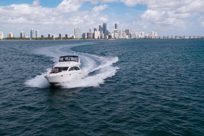 Hire Motorboat ** Miami Cruise - 50 Ft Luxury Cruiser Miami