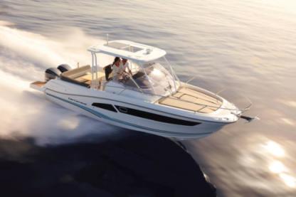 Location Bateau à moteur Jeanneau Cap Camarat Saint-Laurent-du-Var