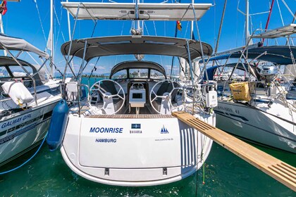 Hyra båt Segelbåt Bavaria Yachtbau Bavaria Cruiser 34 Lefkáda