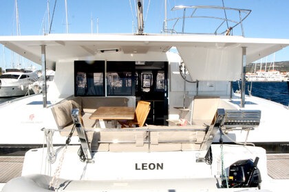 Charter Catamaran FOUNTAINE PAJOT LUCIA 40 Marina Frapa