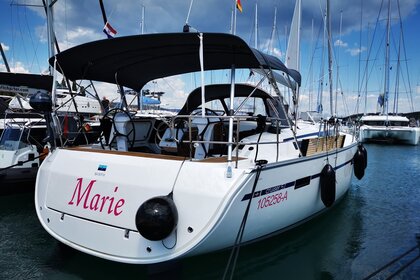 Hire Sailboat Bavaria Bavaria 51 Cruiser Trogir