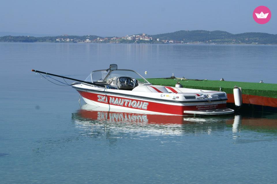 Bateau à moteur CORRECT CRAFT Ski Nautique 196 330cv 2