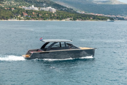 Rental Motorboat Colnago 33 Split