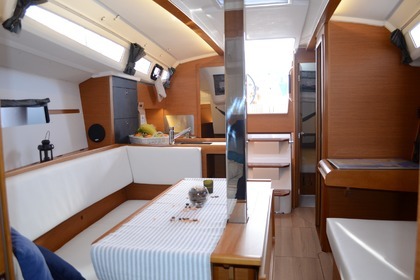 Jeanneau 349 - "Porto Tolero"