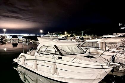 Noleggio Barca a motore Beneteau Antares 8 ob Trogir