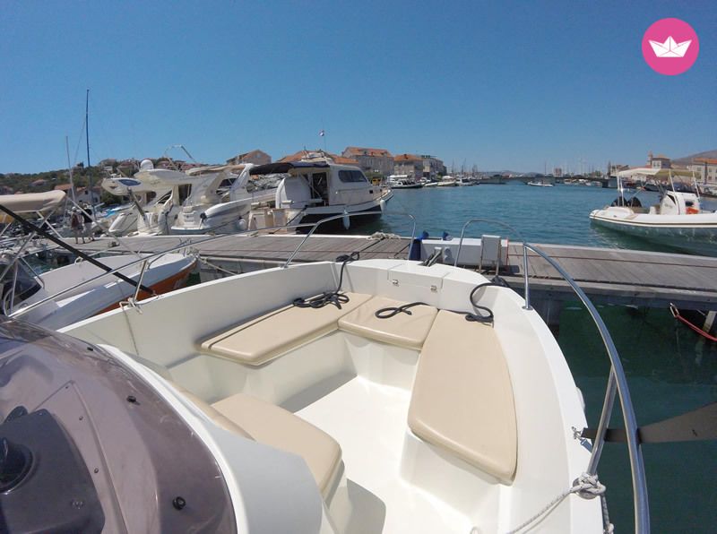 Karnic 2251 Open a Spalato da noleggiare