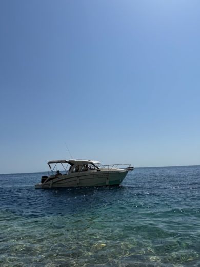 Port d'Alcúdia Motorboat Benetau Antares Antares 8 alt tag text