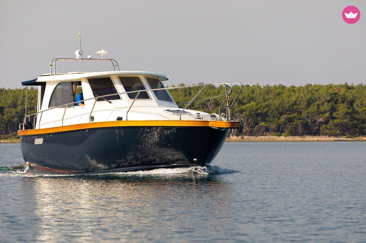 Yacht Brodoremont Punat Adria Mare 38 350cv 2