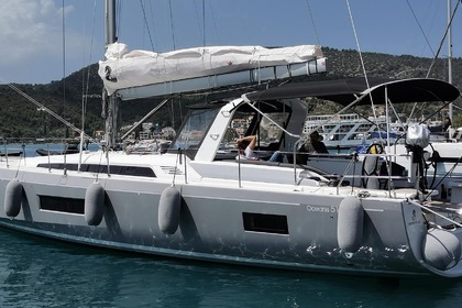 Rental Sailboat Bénéteau Oceanis 51.1 - 5 + 1 cab. Alimos