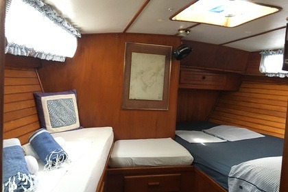 Private sailing boat for 2 people