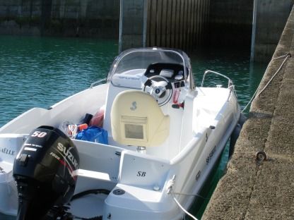 Charter Motorboat Beneteau Flyer Open 500 Saint-Quay-Portrieux