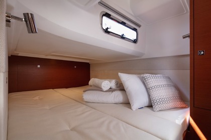 Barca a motore JEANNEAU LEADER 36 520hp