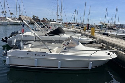 Noleggio Barca a motore B2 Marine 452 Cabine Cruiser Saint-Cyprien