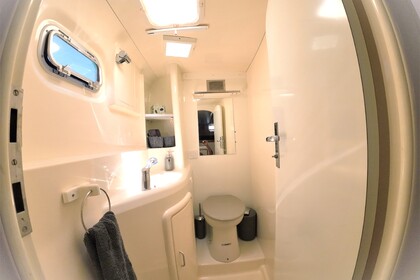 Robertson & Caine Leopard 47