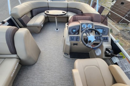 Sylvan Mirage 8520 Party Pontoon Boat