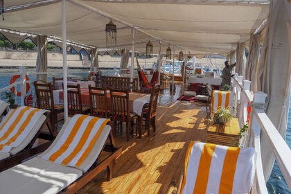 Charter Sailboat Customized Customized Luxor