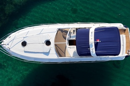 Hire Motorboat Princess V42 Beaulieu-sur-Mer